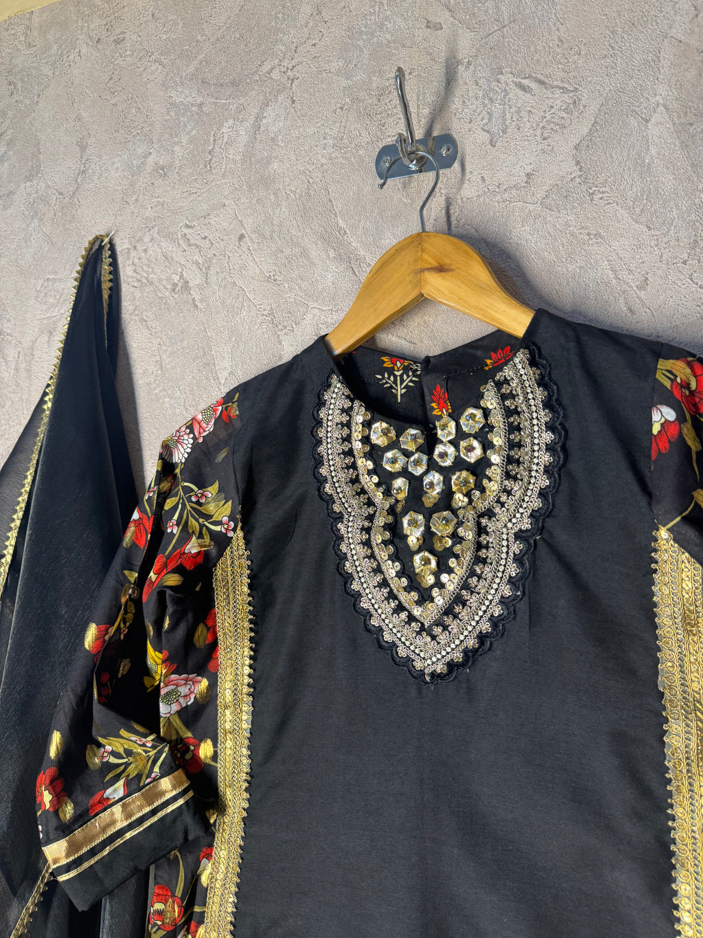Noir Mehfil Gharara Set
