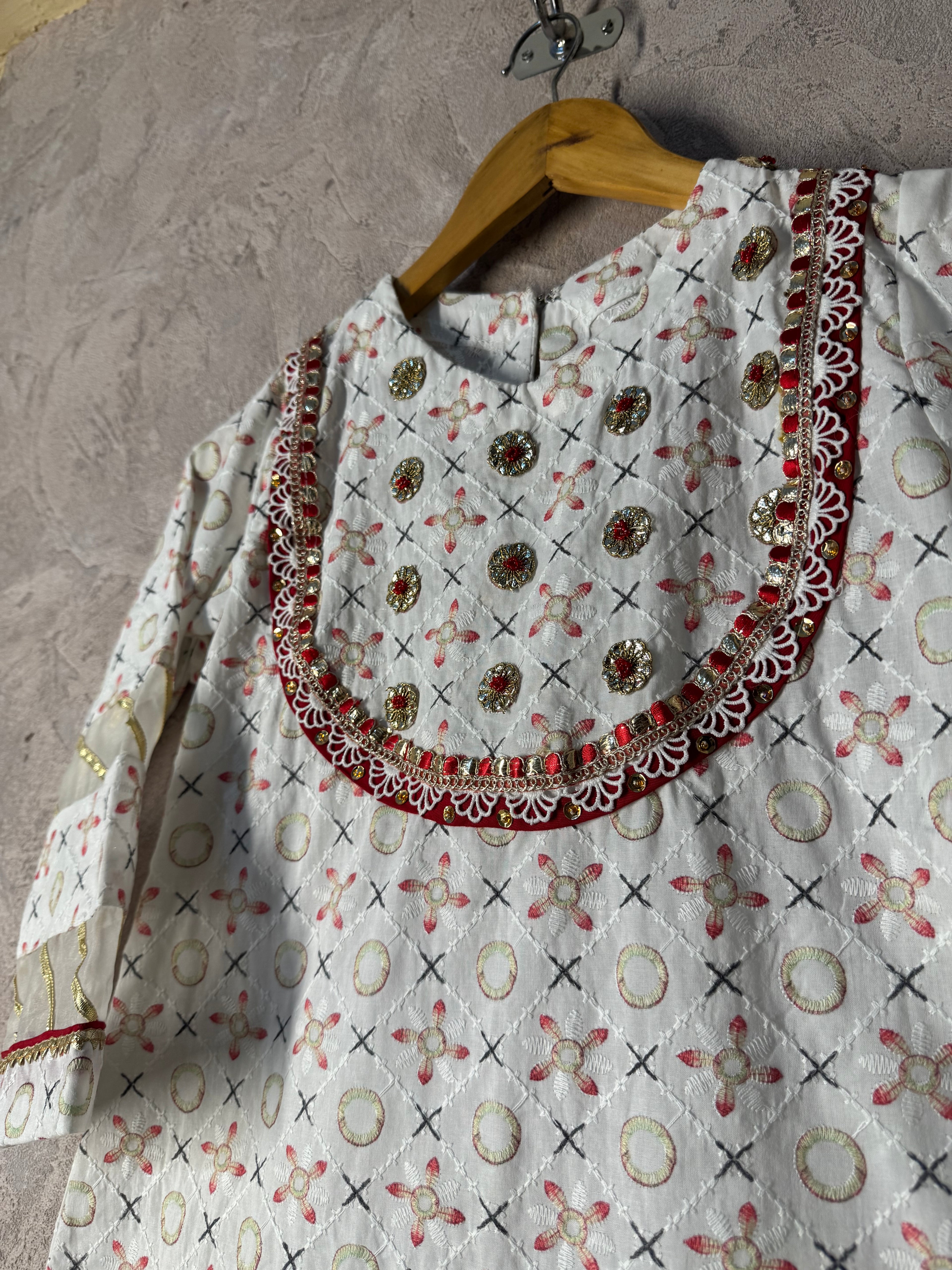 Gulnaar Chikankari Kurta Shalwar