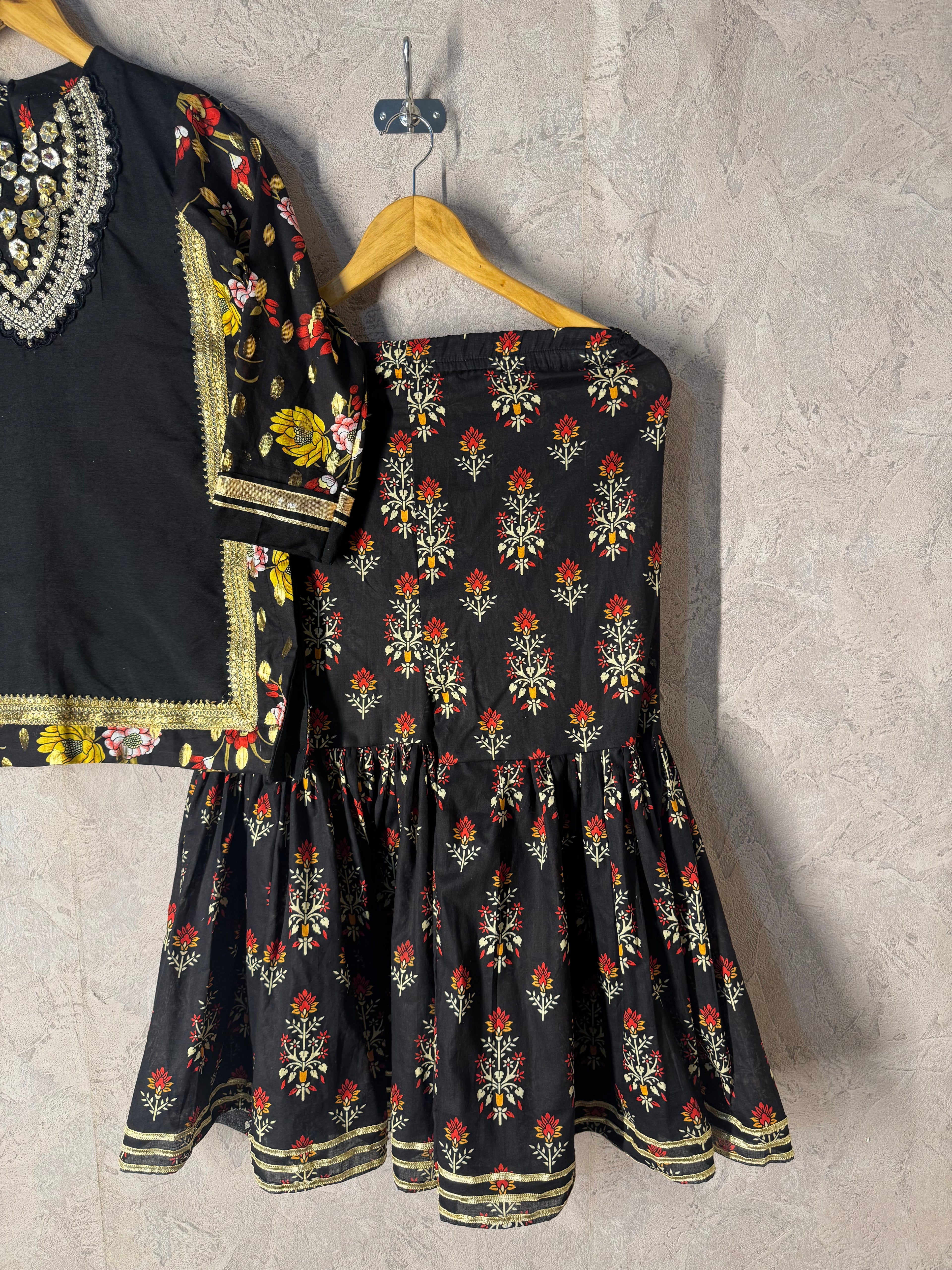 Noir Mehfil Gharara Set