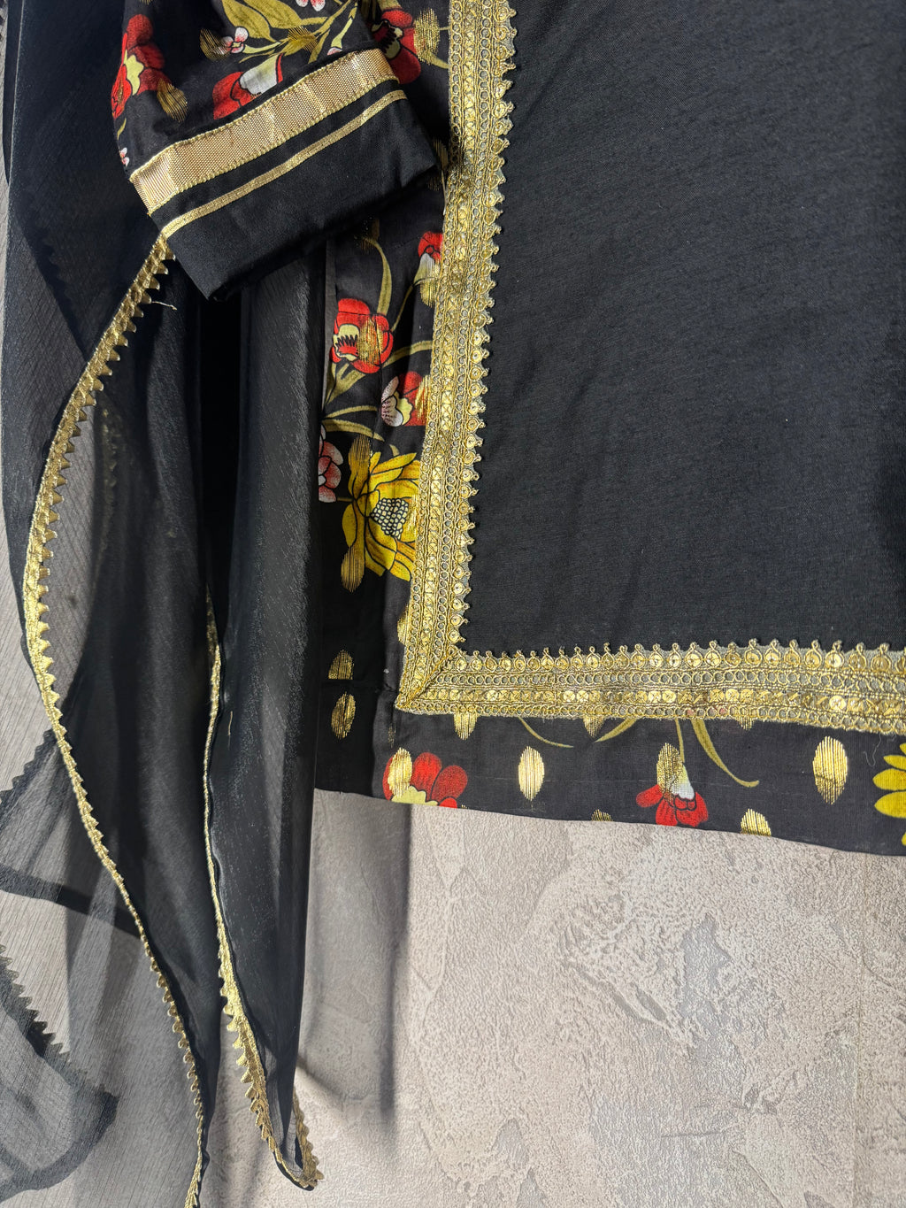 Noir Mehfil Gharara Set